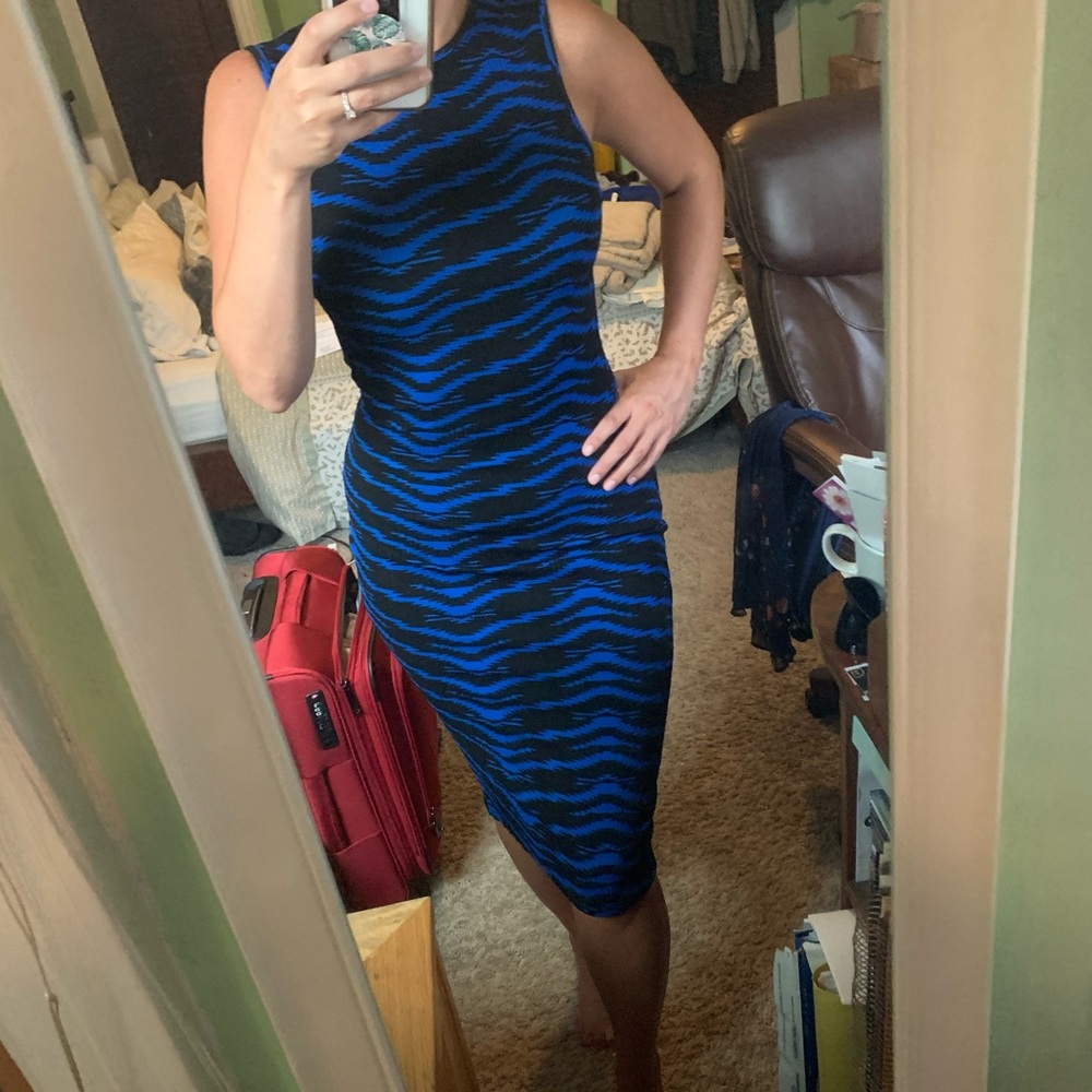 Black and blue sleeveless midi bodycon dress